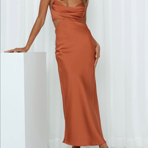 Rust dress - Picture 1 of 4